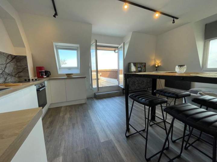 Cuisine contemporaine ouverte avec coin repas, Montfermeil