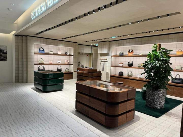 Intérieur de la boutique Bottega Veneta, Montfermeil