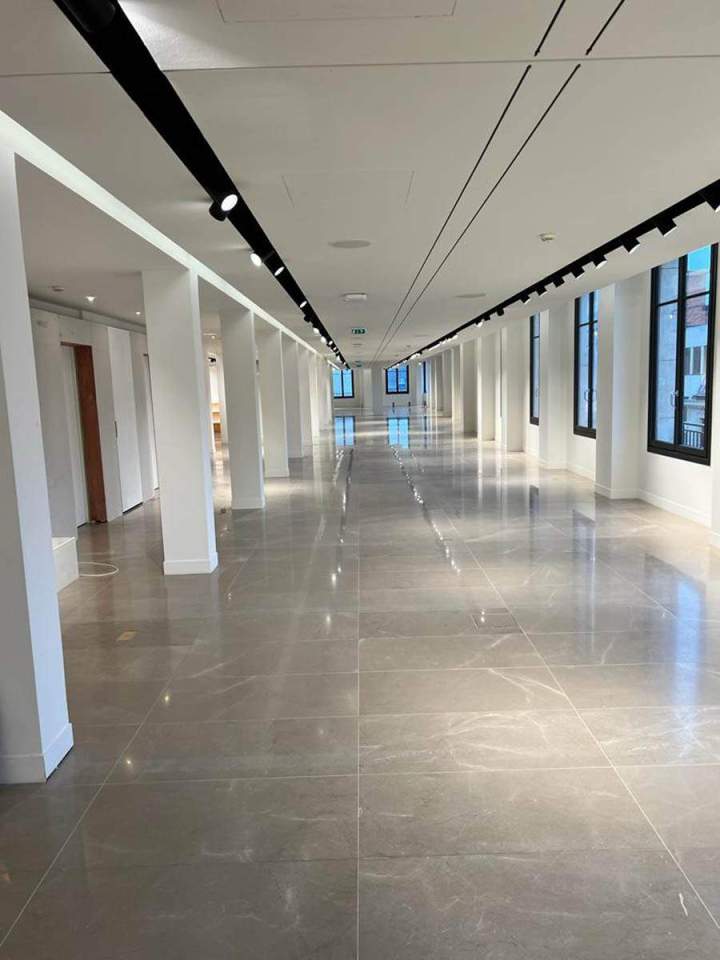 Couloir de bureau contemporain, Montfermeil