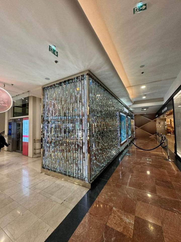 Vitrine de magasin de luxe, Montfermeil