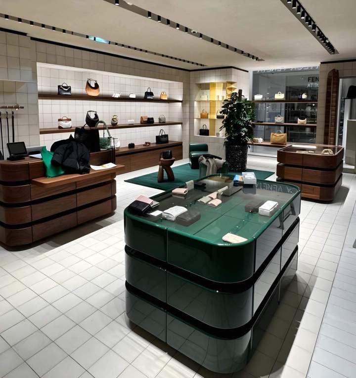 Agencement intérieur de la boutique Bottega Veneta, Montfermeil 